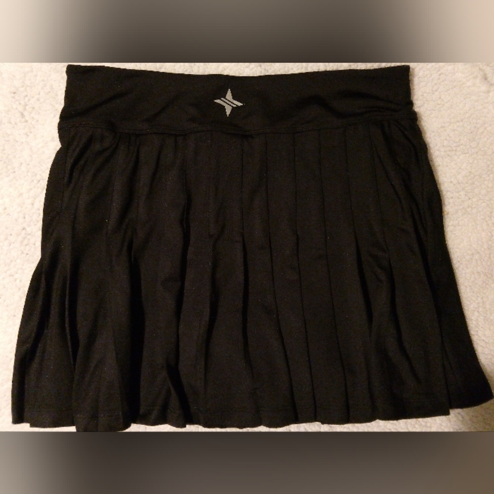 Black Dahlia 15 inch Tuckernuck Skirt.